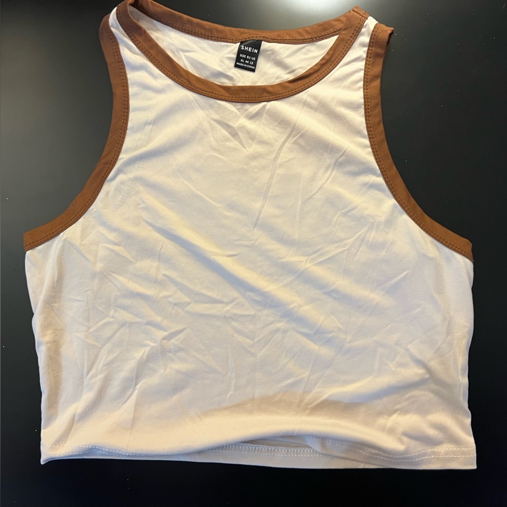 👚 PRE-OWNED | Shein Cream Cropped Top with Brown Trim – Size XL (US 12 / EU 44)